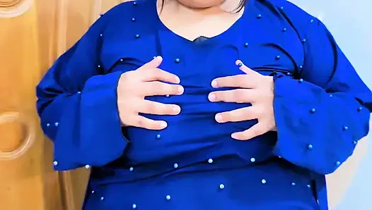 Caught the Muslim Arabian Big Ass & Huge Boobs Hot 18yo BBC Girl When She Was Preparing to Have Sex