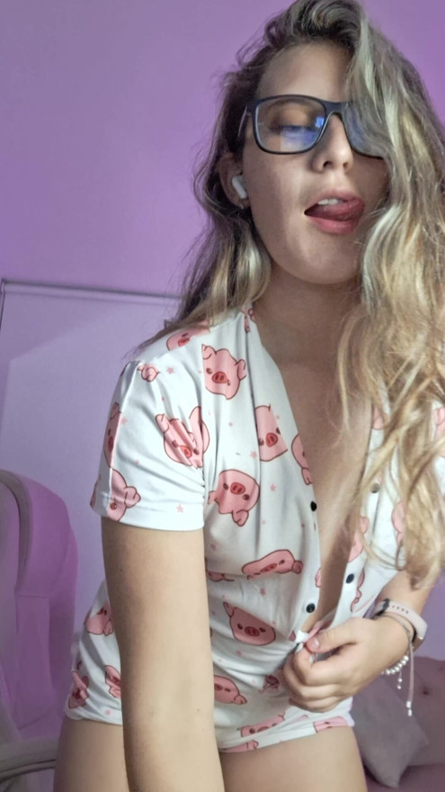 Daring come to get me naked, I wanna feel your cum in all over my boobs.