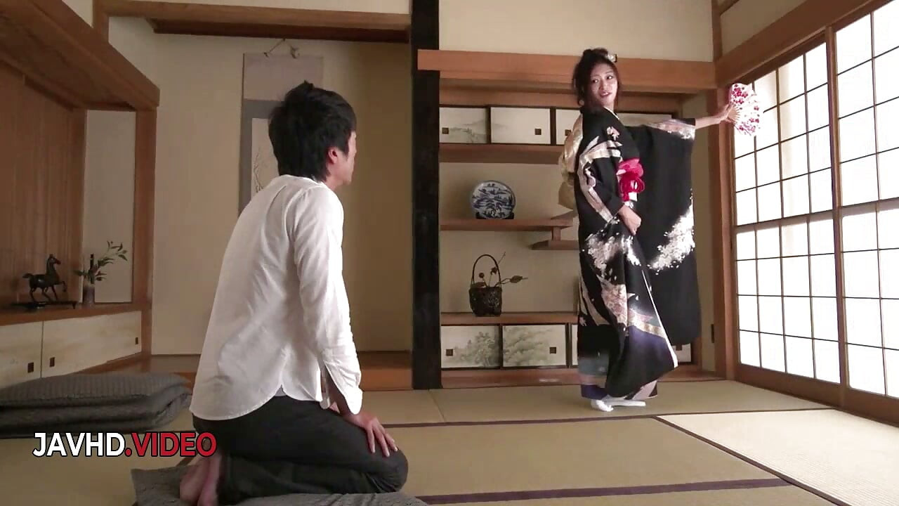 Asian Kimono Babe's Explosive Blowjob Adventure