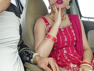 Cute Indian Beautiful babe pobiera fucked z ogromnym kutasem w samochodzie na zewnątrz - ryzykowny seks publiczny.