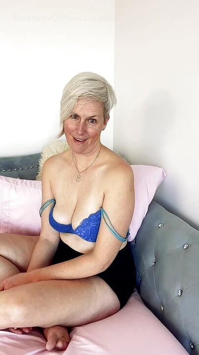 Mommy Helps Stepson After A Stressful Day Hot MILF JOI Countdown