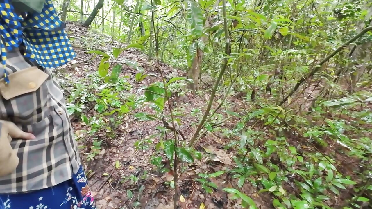Thai Teenager Walks around Picking Mushrooms and Gets Fucked in the Pussy. Thai Audio