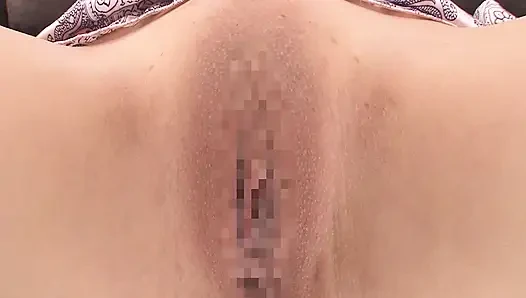 Warm Skin, Slow Grind - dia bergerak dengan godaan pejuh.