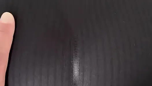 Я видел жену моего соседа после тренировки, и я не мог противопоставить ее ноги и большую задницу