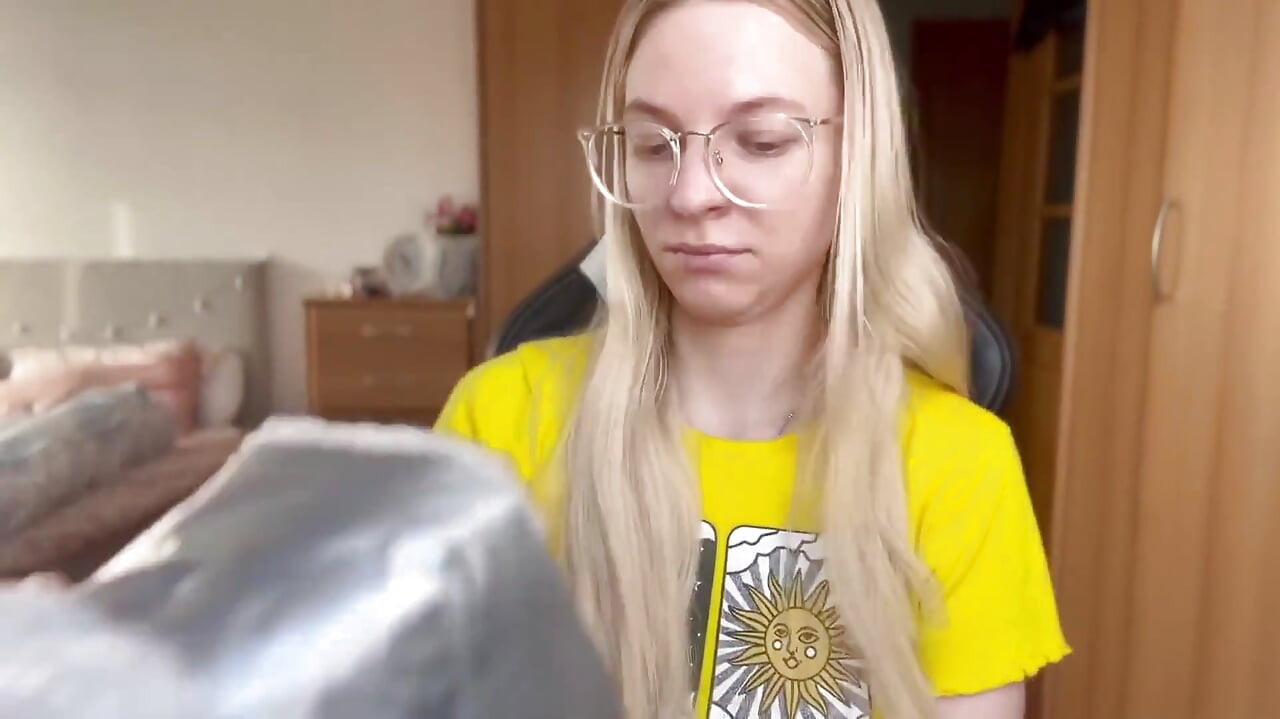 Πουλώντας τα μεταχειρισμένα εσώρουχά μου Vlog