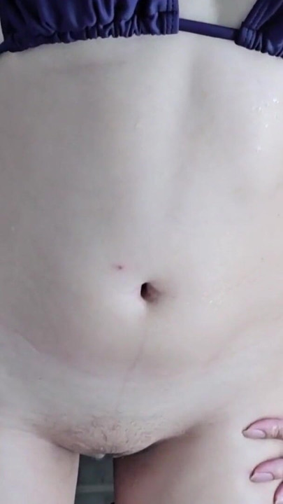 Ung Petite Stram Lyserød Fisse Bikini Brusebad Fuck Efter Strand Cums og Stønner Højt | Klip 1