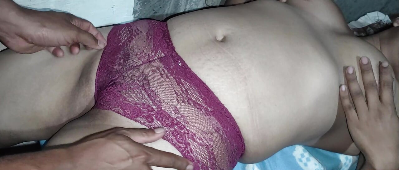 Eu sou uma garota virgem e é minha primeira vez dentro da buceta meia-irmã de indiana tamil x vídeo