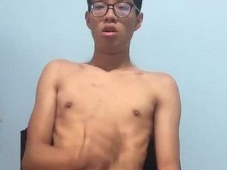 Сингапурский паренек с большим хуем 2