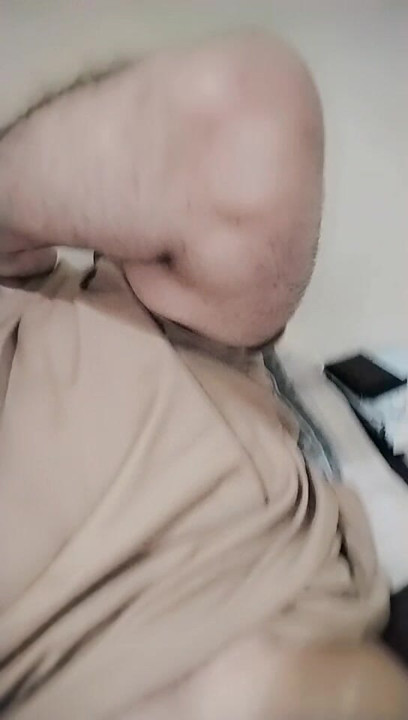 Memek cewek sange ini dientot habis-habisan sama kontol besar sampai matanya menganga lebar