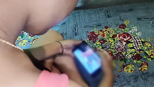 Hintli üvey kız kardeş üvey erkek kardeşi tarafından sikiliyor