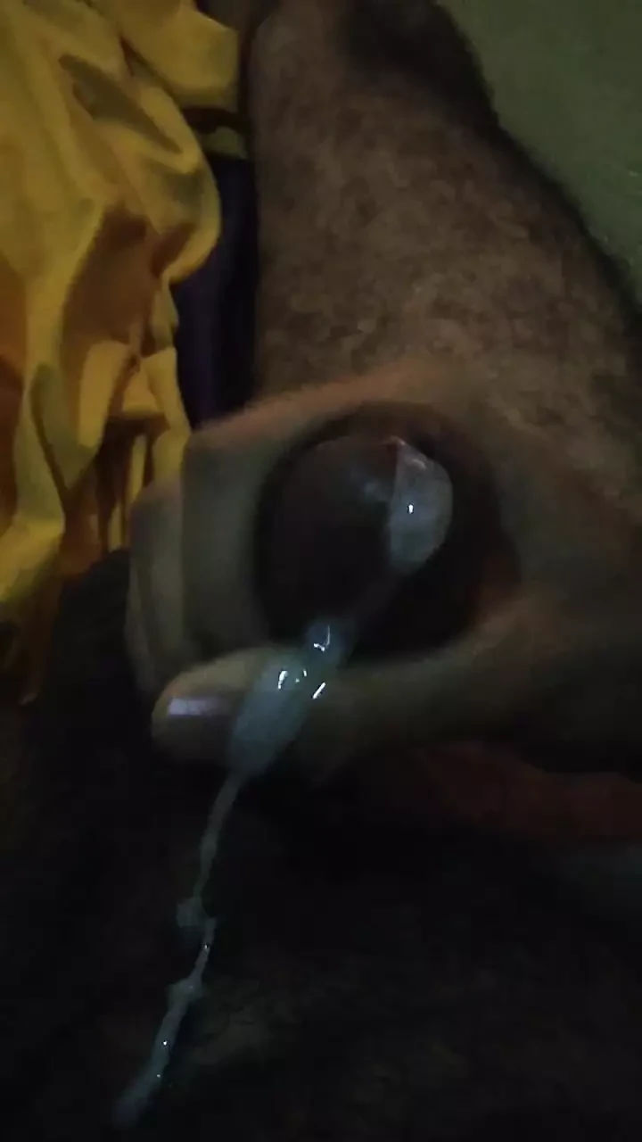 Latini aadmi karah raha hai