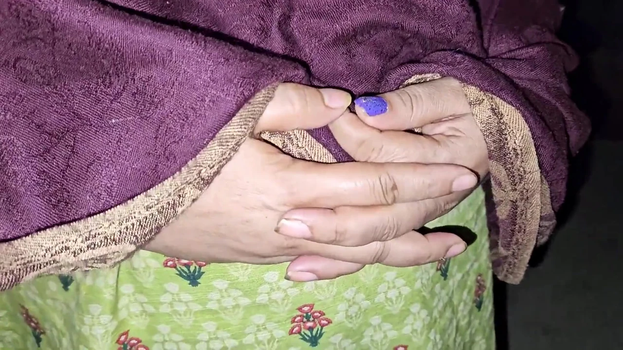 Smooth Aunty’s Big Boobs Amateur Massage with Hindi Talking