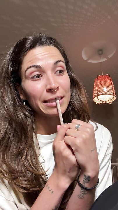 Eu fui rudemente interrompida (e fodida com força) durante nossa videochamada