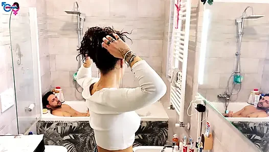 My Roommate Gives Me a Blowjob in the Bathtub and Gets Cum on Wet Jeans