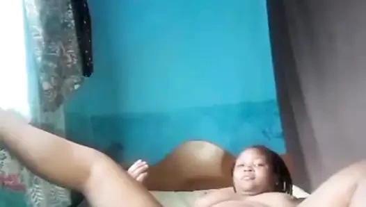 Große schwarze arsch-muschi-show