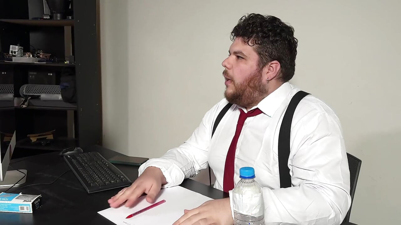Chubby çalışanı clt üzerinde çok çalıştırdı - popos, süt ve azgın!