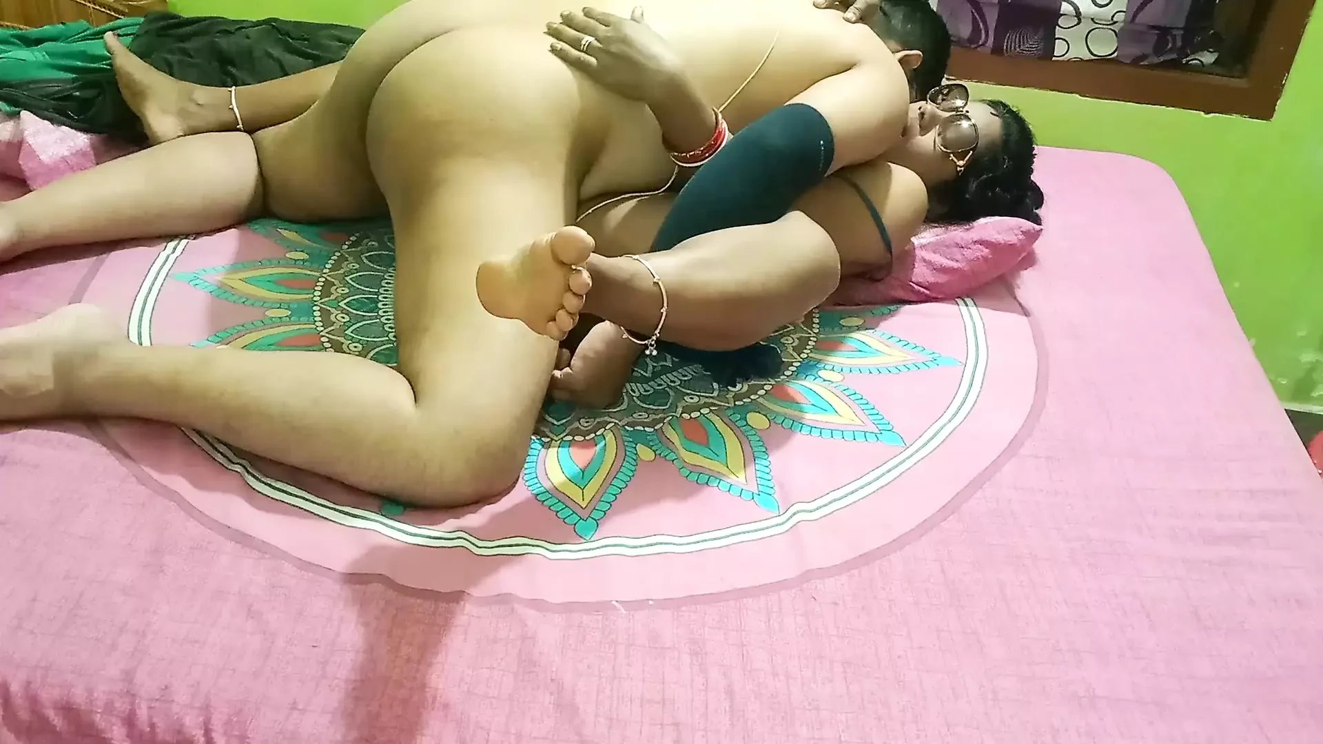 Indian Pandit Hot Fucking With Neighbor Wife in Sexy Lingerie get Creampied