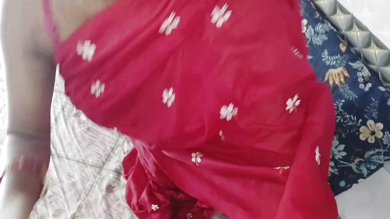 Desi švagrová navštěvuje švagra - tajný žhavý sex doma