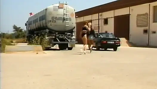 Ateşli sürtüklerle klasik Alman anal sahnesi