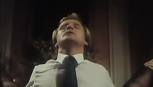 İyi şık, iyi tarz, ama... Sürtükler!! (1983)