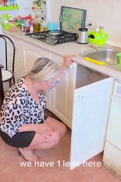 สอง Dommes ยั่วช่างประปา ตอน 1