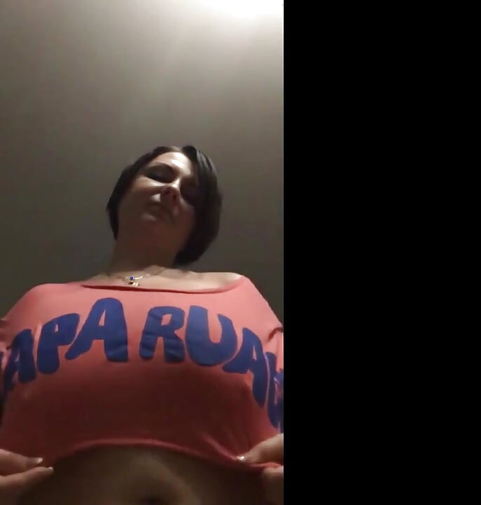 Boobs jumping out from t-shirt in slow motion!