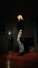 Kitti Cross in skinny jeans