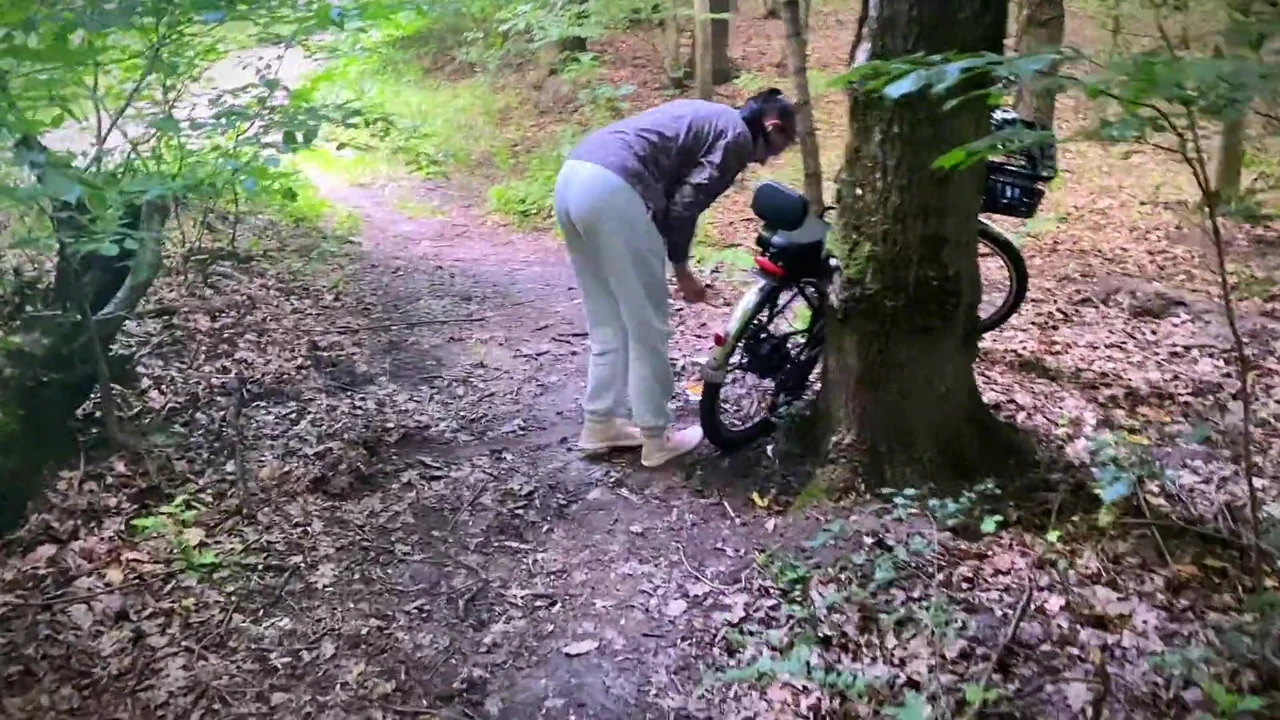 Helped a cutie fix her bike in the middle of nowhere and she thanked me with a juicy outdoor doggystyle & swallowed all my cum