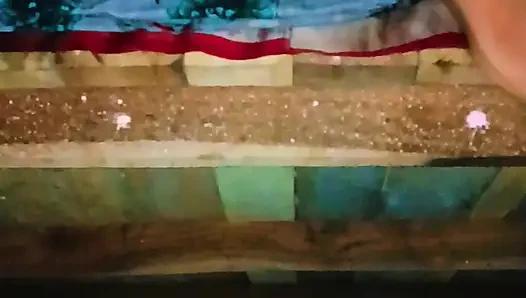 Sister-in-law's bad fucking and spreading both her legs, put the whole penis and took out the piss from the pussy.