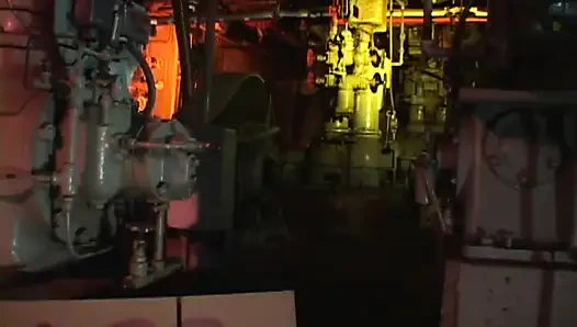 Schmutzige schlampe im strumpf hart geritten