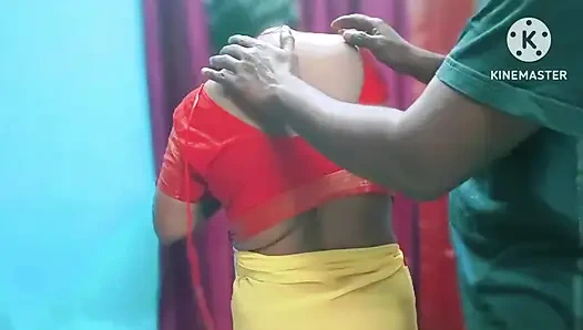 Незнакомая мокрая девушка, которая укрылась от дождя, и мужчина, который впустил ее на колени - тамильский эротический звук с громкими стонами