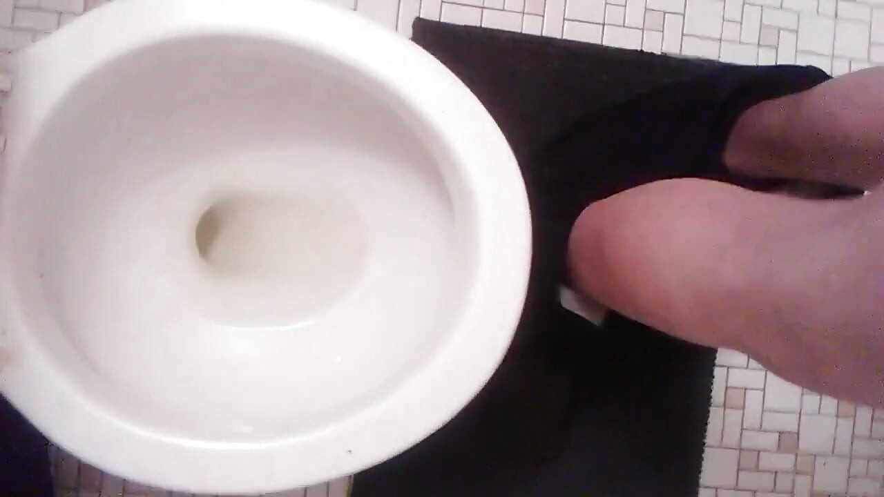 VEDERE LA PERSOANA 1 MTF - pișare jucându-se cu W / cur și clitoris non-op (1 / 2)