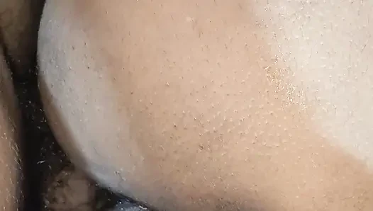 Gadis lokal diraba dari belakang.