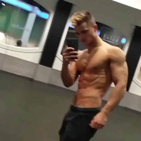 A Gay Muscle Flex 4