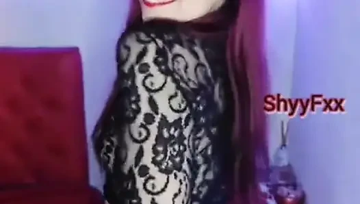 Shyyfxx döl yutan yavrusunu oynuyor ve aşağılıyor - joi femdom cei