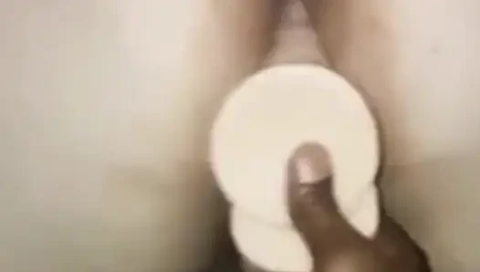 Gefesselte polin, sSBBW stimuliert ihre muschi mit mächtigem zauberstab