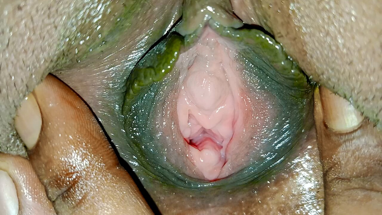 My sexy bhabi fucking oil she very happy 🥰