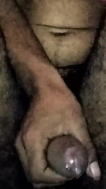 「Bhatroom Me Masturbation And Cumshot」のスリリングな瞬間
