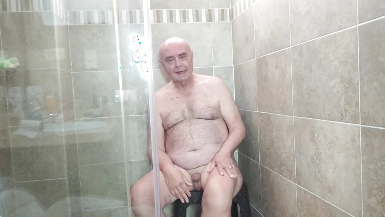 EXPERIENCED WOMAN MAKING MY COCK BIGGER WITH ADAMANDEVE AND LUPO