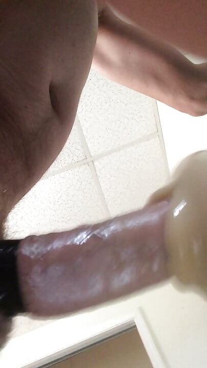 jerking off with the handy w mouth stroker