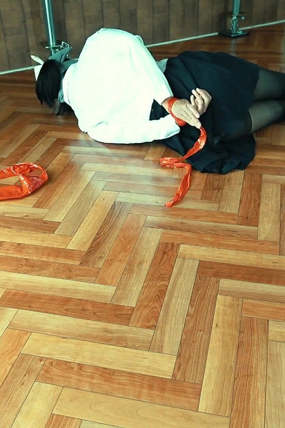 Melarikan diri dari kekangan pita