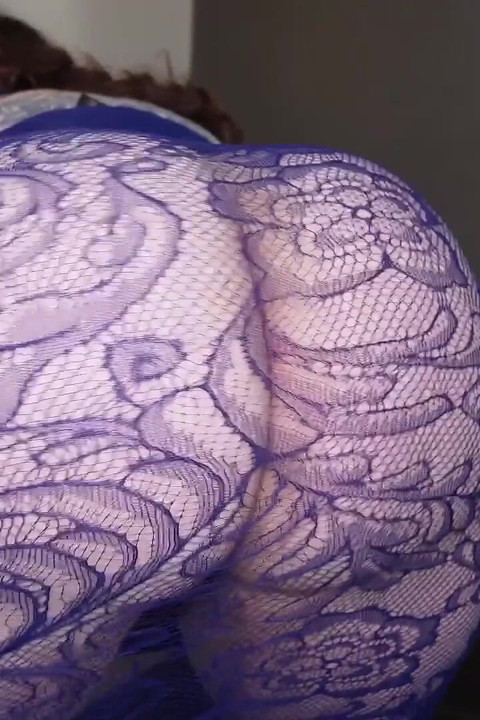 Big Booty Twerking Elle Cums Back for Another Round!