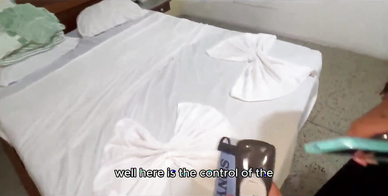 Menina branca de 18 anos faz sexo com a serva do hotel Em primeiro plano - hd pornô - caseiro - gozada interna