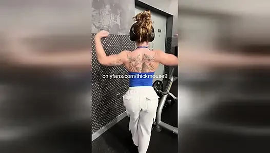 18 yaşındaki masum kızın ilk anal seksi - götü parçalanıyor ve amını dölle dolduruyor!