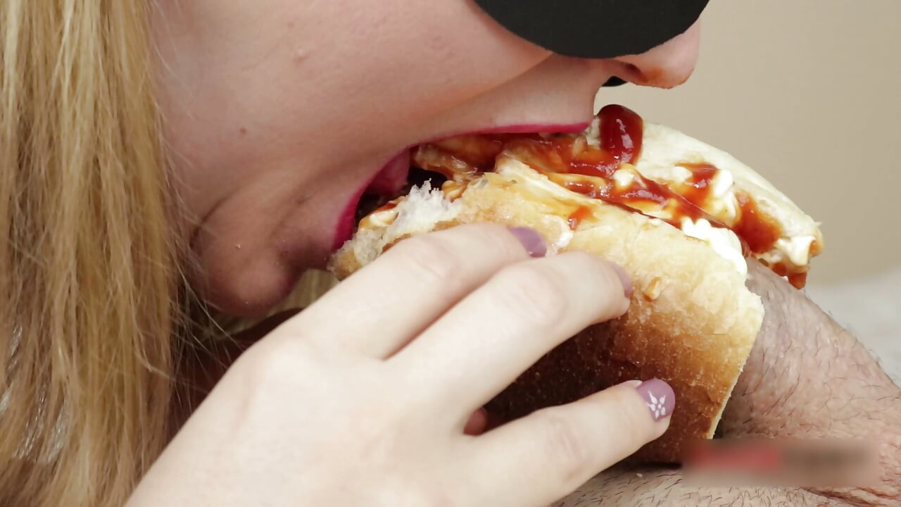 Zakar selesai dalam hotdog istimewa saya