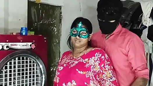 Трах киски задницей, член, сосание киски, сосание груди, сосание молока из груди и сидение на члене раком и лежа прямо на хинди аудио