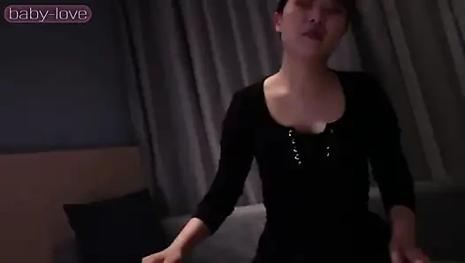 Cafe Style Schönheit mit hellem Haut und weichen F cup charms liefert einen intensiven und verspielten creampie-moment