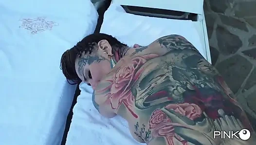 Das heiße mädchen korinha wird von Luca Ferrero gefickt