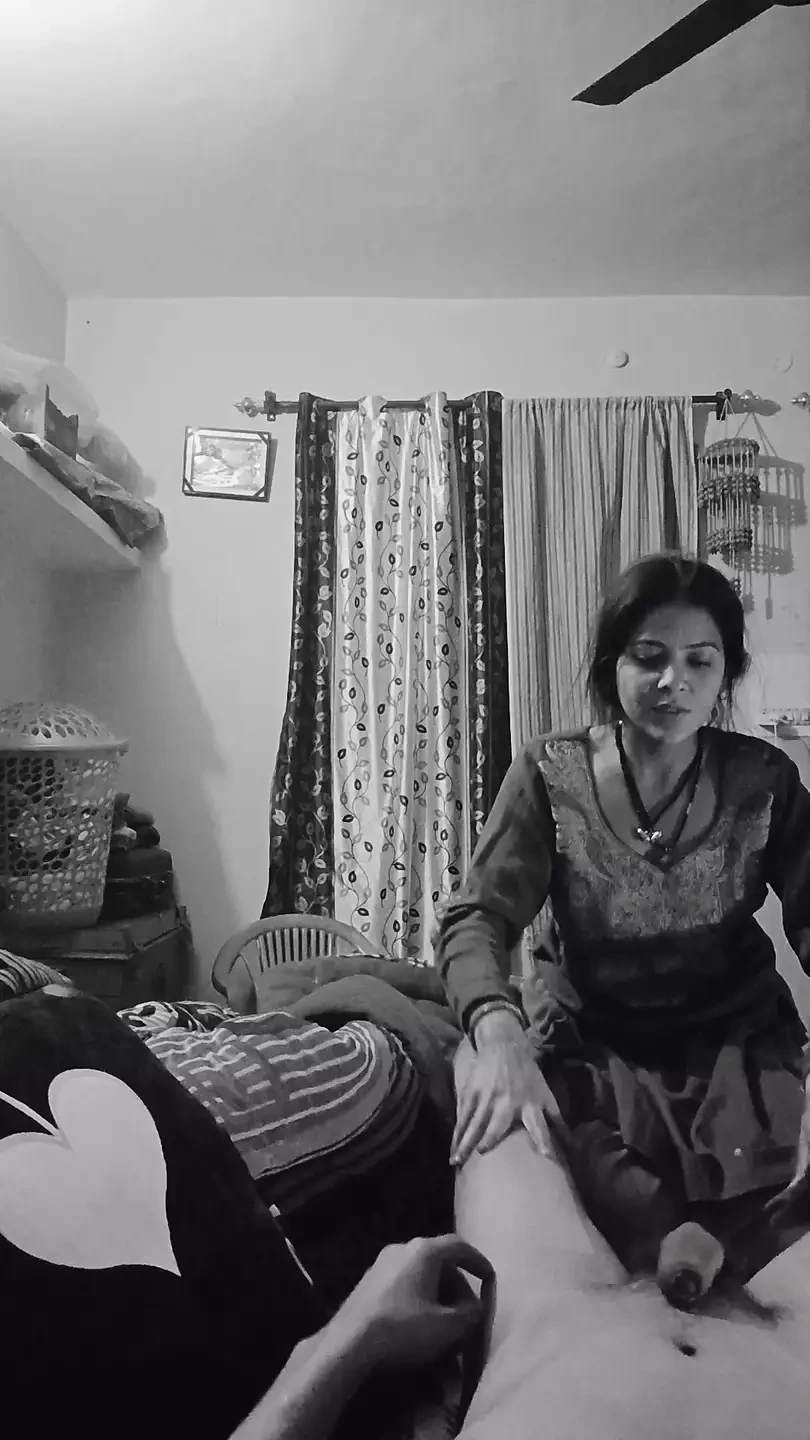 和手电筒的情人在晚上的真实性爱