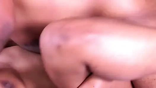 Seksi Nina Rivera Noel için bağlanıyor ve sert sikiliyor